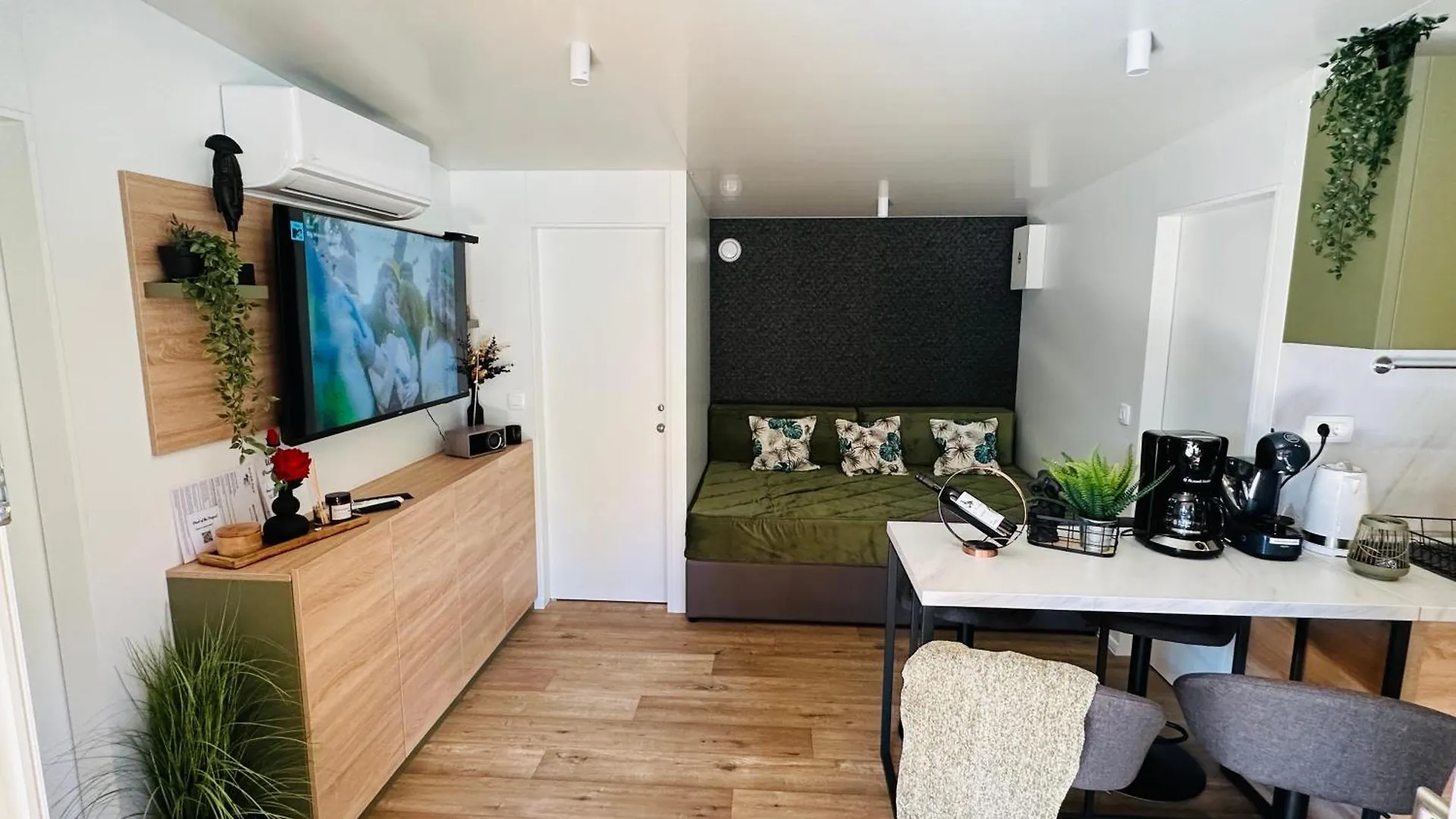 Hotel Pearl Of The Biograd Biograd Na Moru 4*,